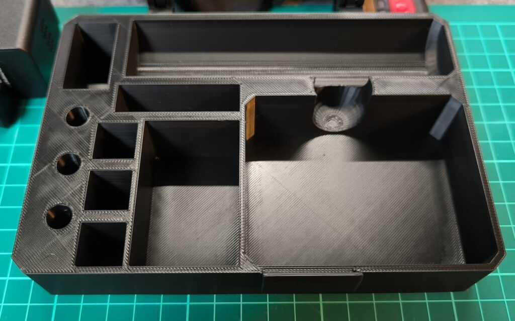 アクションカメラ用の専用ケース（中身なし）